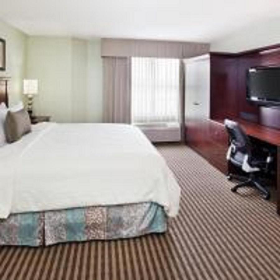 Holiday Inn Express Hotel & Suites Atlanta Buckhead By Ihg Exterior foto