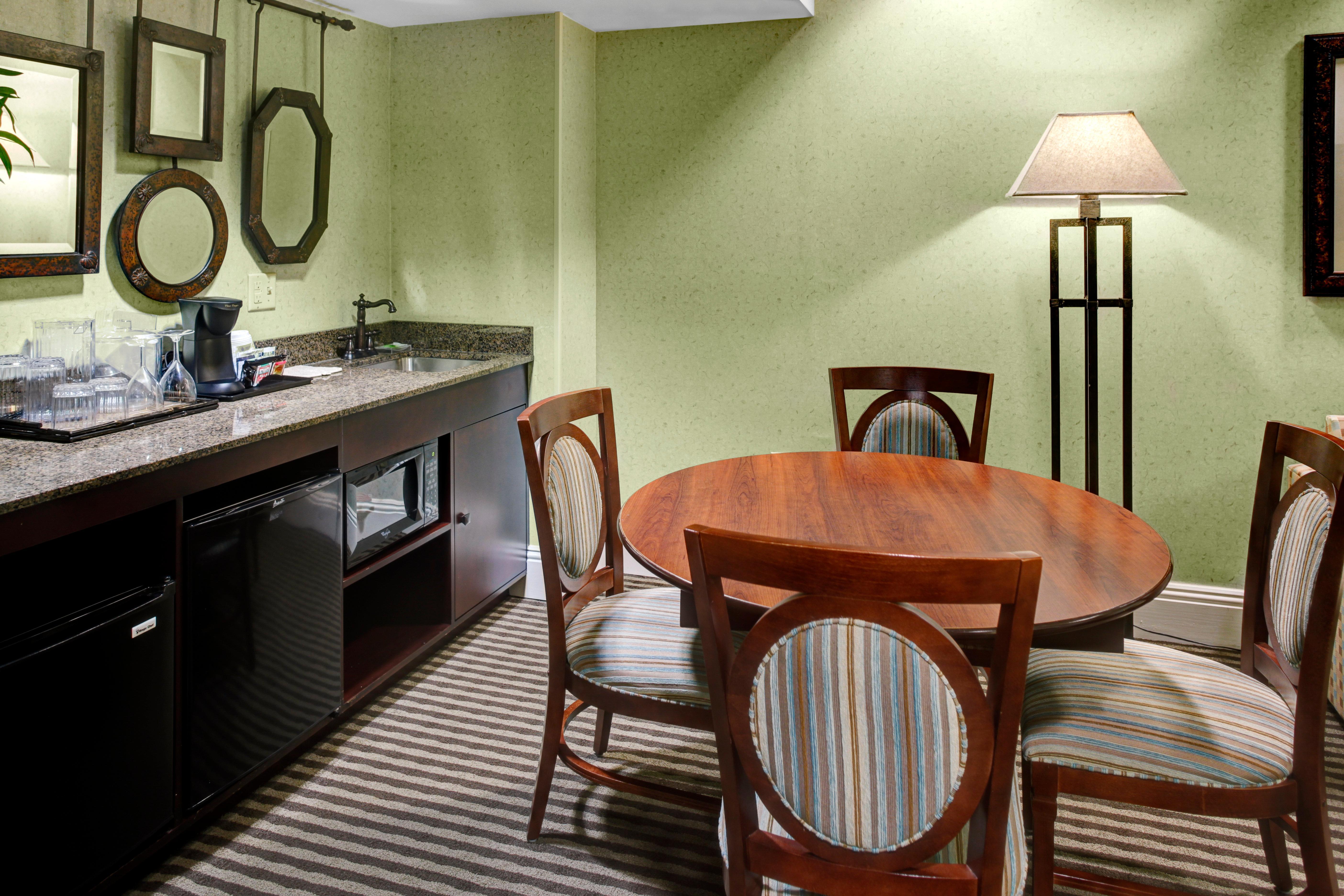 Holiday Inn Express Hotel & Suites Atlanta Buckhead By Ihg Exterior foto